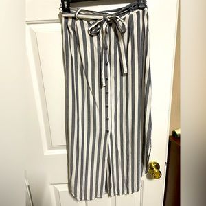 Stripped ankle length skirt
